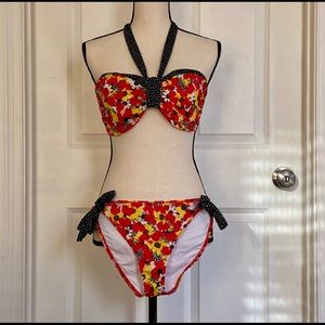 Adorable bikini!